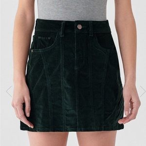 DL1961 Georgia Mini Skirt in Green Velvet, Size 24
